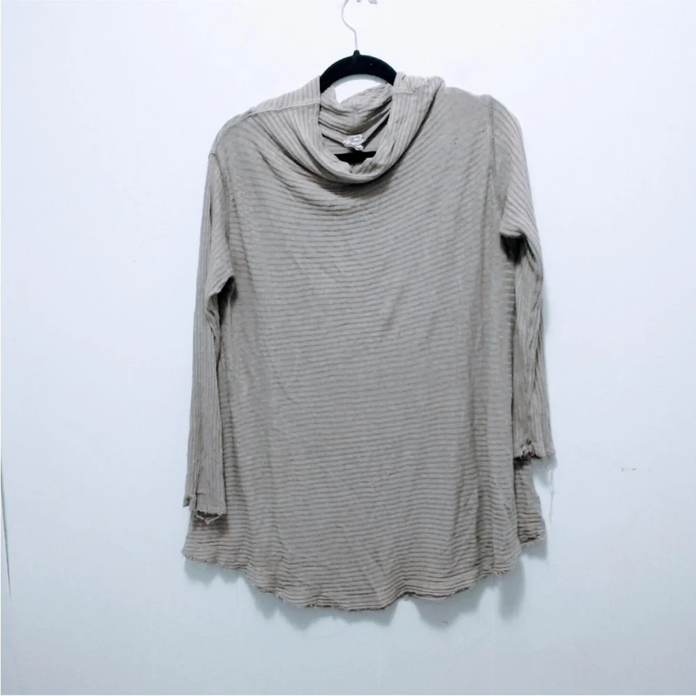 Free People We the Free lover rib back split pullover. Long sleeve ribbed raw